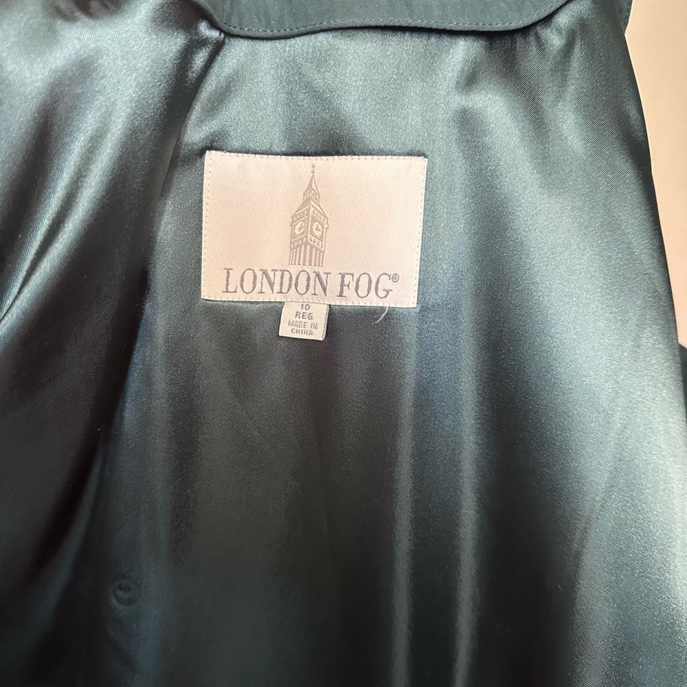 London fog, green suede, maxi, trenchcoat double breasted with belt 10 - Picture 9 of 9